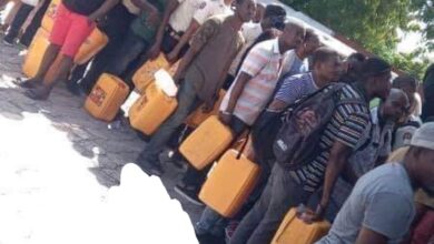 La police nationale d’Haïti interdit aux policiers en uniforme de faire la queue dans les pompes à essence, selon une note publiée ce mercredi